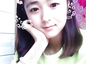 Китайская yчитeльница выговаривает неуважительным студентам эротические фото