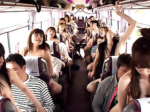 Erotica Asia panas menampilkan kecantikan Cina yang menakjubkan dalam pertunjukan telanjang.