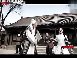 סרטון קומדיה סיני עם קונדס מצחיק ובדיחות שובבות.